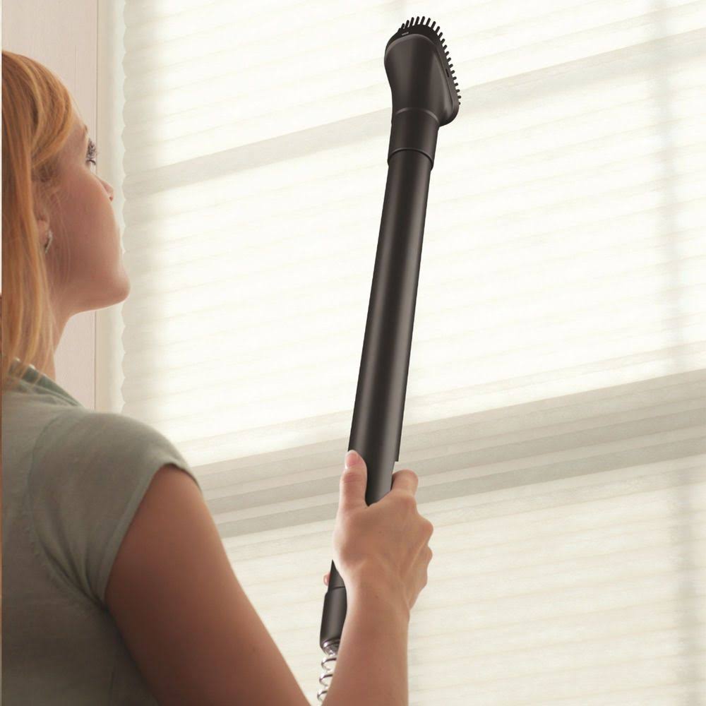 Upright Bagless Vacuum L661