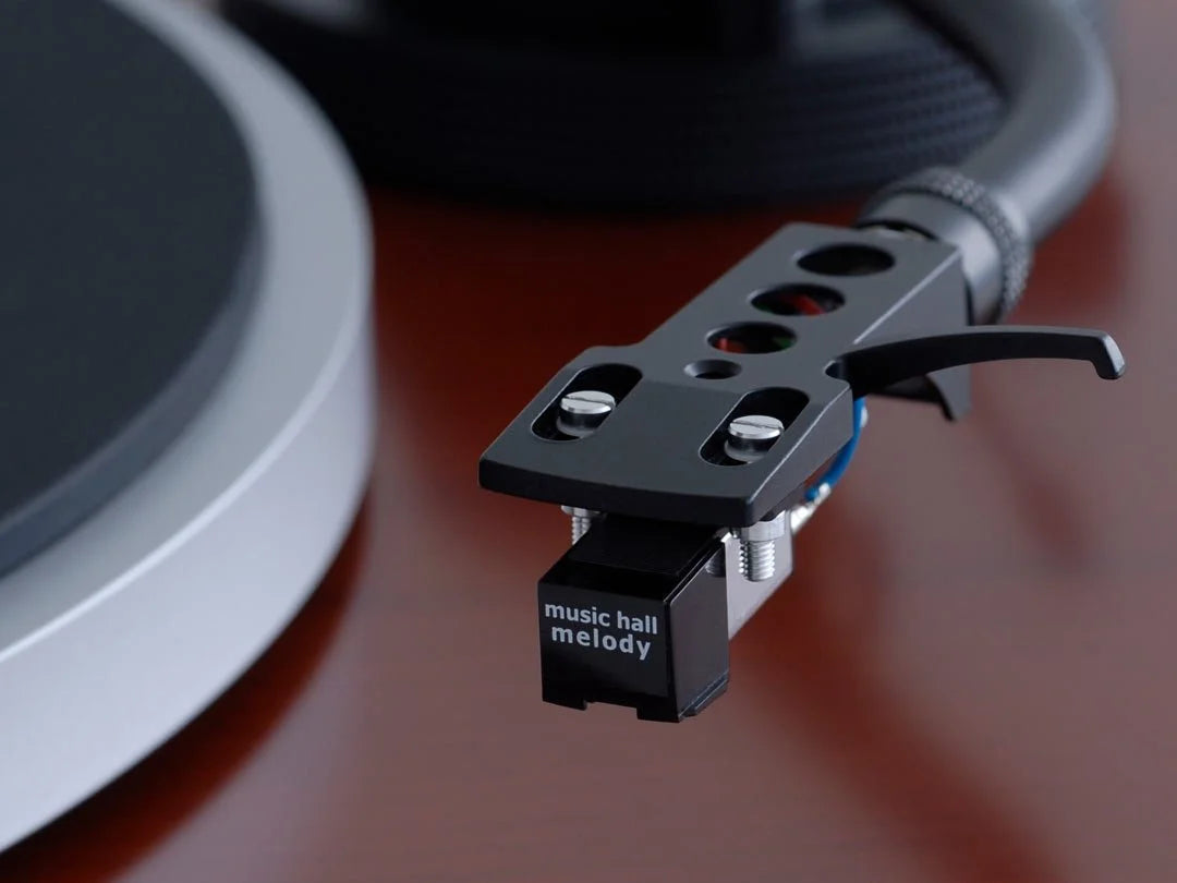 Belt Drive Manual Turntable with Built-In Preamp G920063
