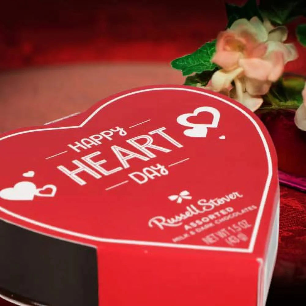Set Of 4 Heart Shaped Chocolate Gift Boxes With Milk And Dark Chocolates C1487