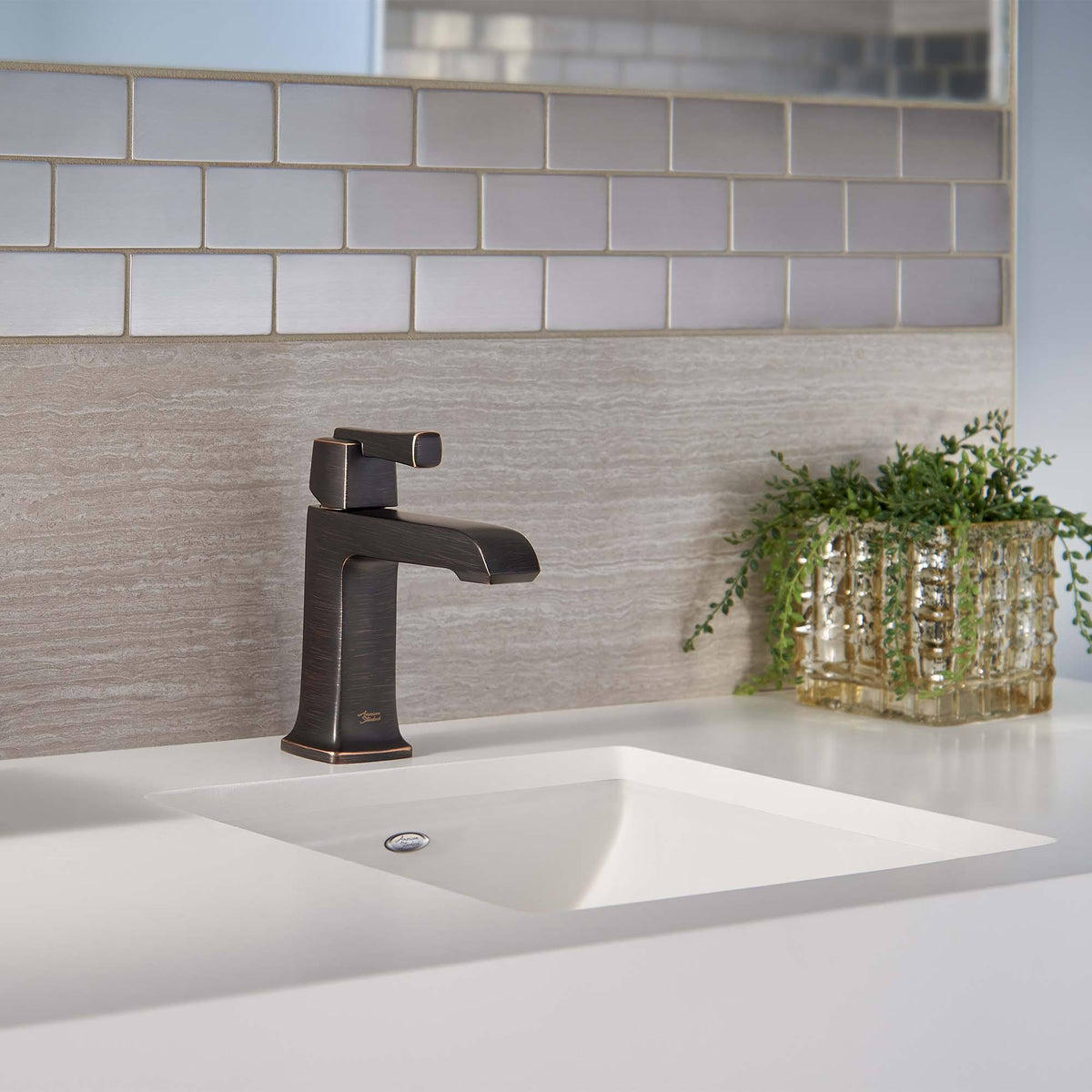 Single Hole Bathroom Faucet M22494