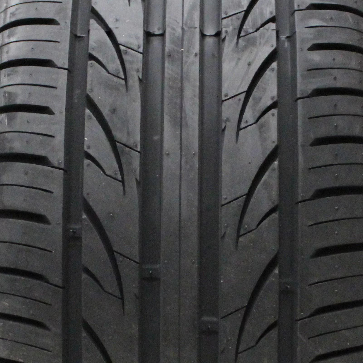 245/45ZR18 100W XL Passenger Tire F159
