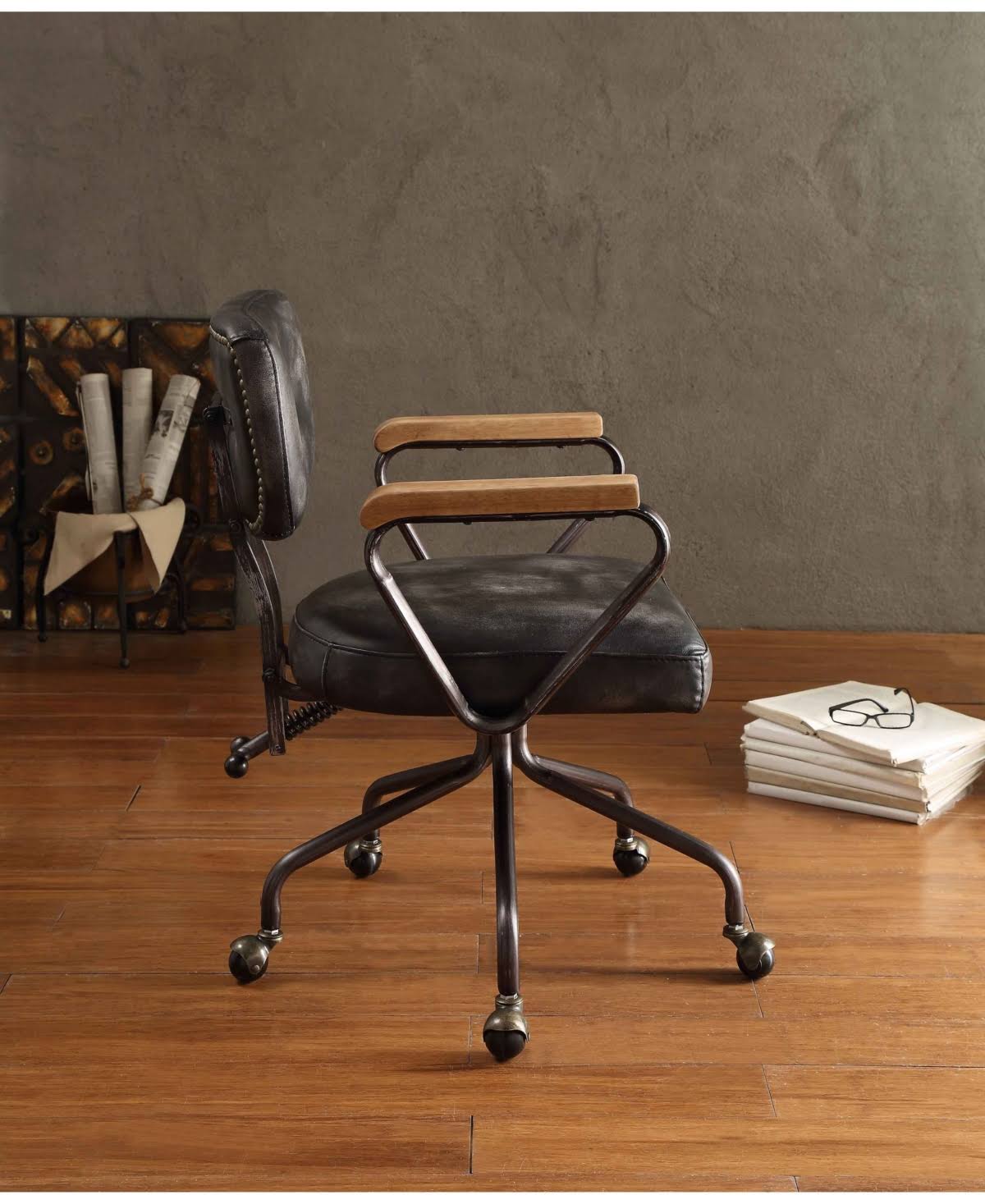 Vintage Black Leather Executive Office Chair Q52273