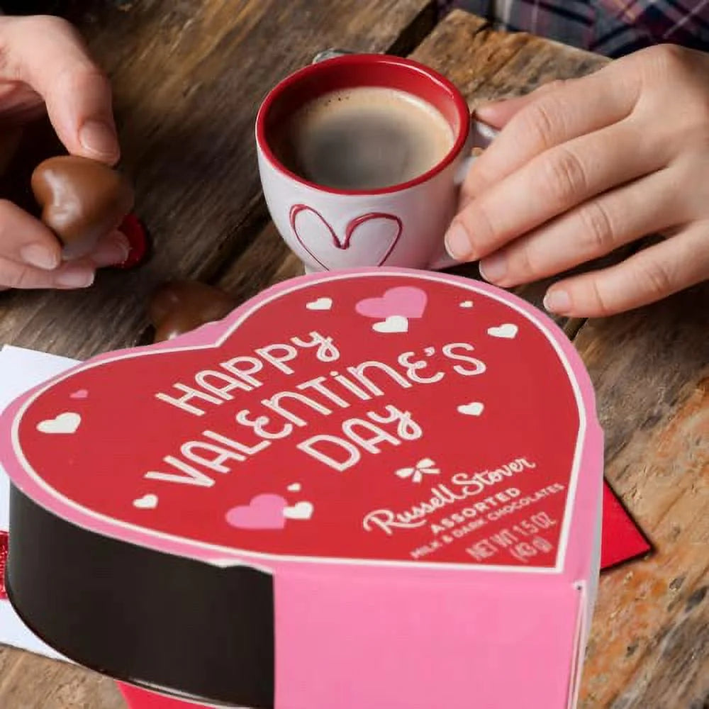 Set Of 4 Heart Shaped Chocolate Gift Boxes With Milk And Dark Chocolates C1487